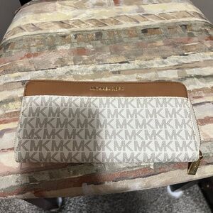 Michael Kors Brown and Cream Logo wallet